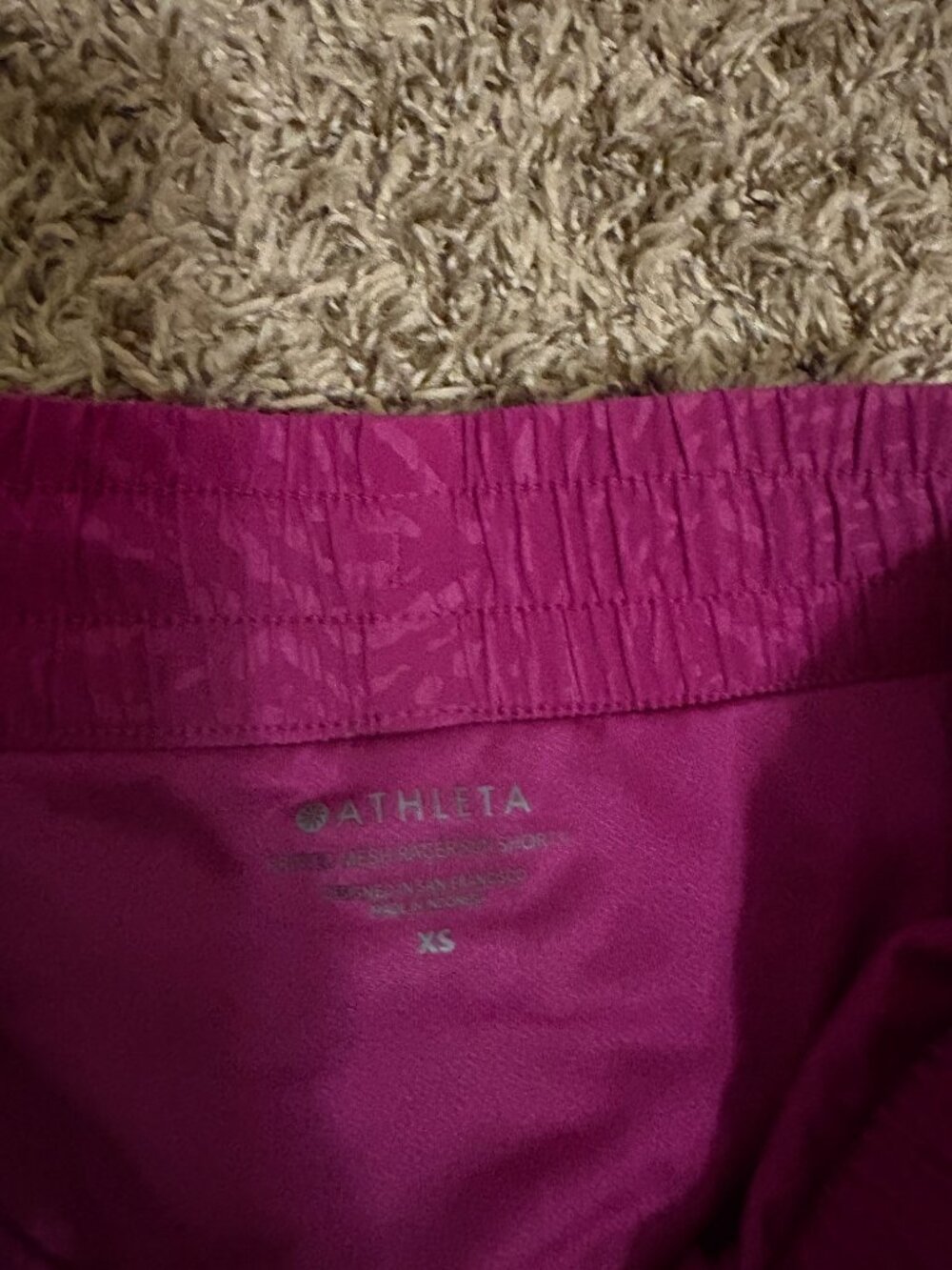 Athleta Printed Mesh Racer Run Short 4" Xtra Small Raspberry Pink Lined Pocket - Picture 2 of 3